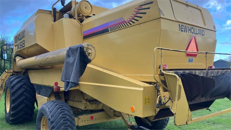 New Holland TX68 FSH  - Skurtresker: bilde 2 New Holland TX68 FSH  - Skurtresker: bilde 2