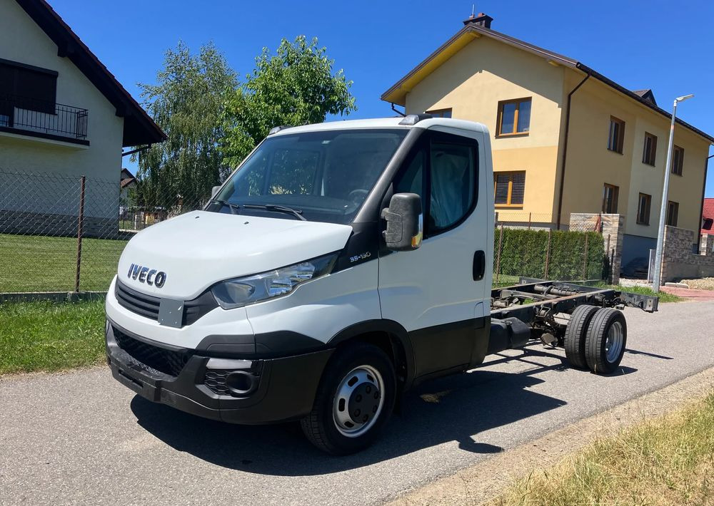 Iveco DAILY 35C13 ramo do zabudowy kiper wywrotka - Chassis lastebil: bilde 1 Iveco DAILY 35C13 ramo do zabudowy kiper wywrotka - Chassis lastebil: bilde 1