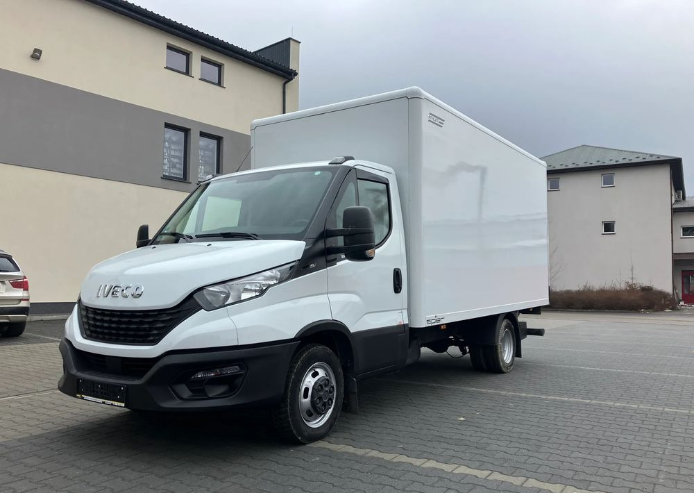 Iveco DAILY 35C16 kontener kurierka winda STAN PERFEKCYJNY - Varebil med skap: bilde 1 Iveco DAILY 35C16 kontener kurierka winda STAN PERFEKCYJNY - Varebil med skap: bilde 1