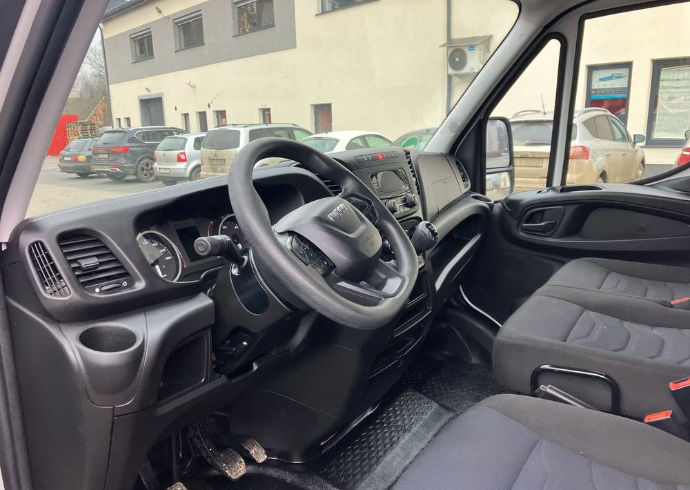 Iveco DAILY 35C16 kontener kurierka winda STAN PERFEKCYJNY - Varebil med skap: bilde 5 Iveco DAILY 35C16 kontener kurierka winda STAN PERFEKCYJNY - Varebil med skap: bilde 5