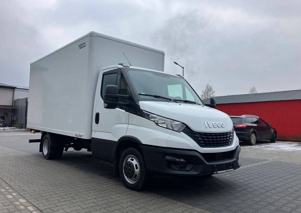 Iveco DAILY 35C16 kontener kurierka winda STAN PERFEKCYJNY - Varebil med skap: bilde 2 Iveco DAILY 35C16 kontener kurierka winda STAN PERFEKCYJNY - Varebil med skap: bilde 2