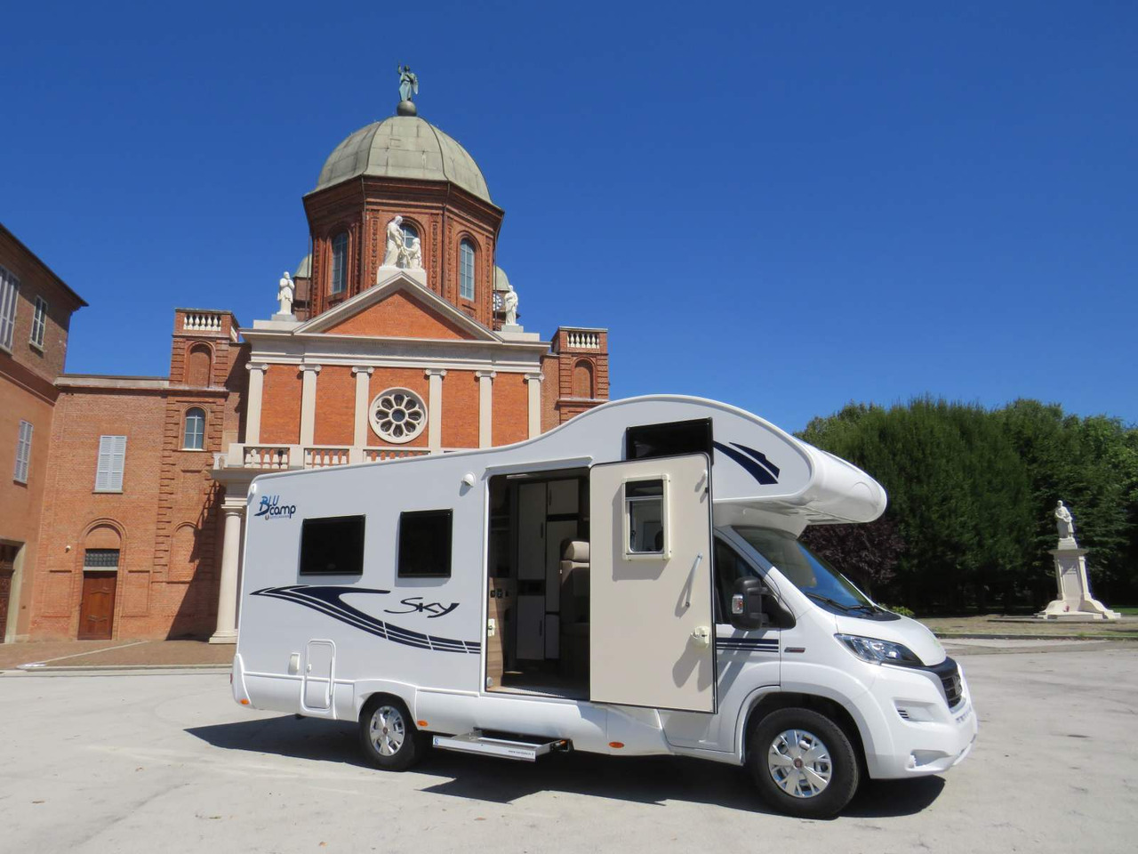 Fiat Ducato RETRACTABLE PLATFORM (300KG CAPACITY) - Bobil: bilde 5 Fiat Ducato RETRACTABLE PLATFORM (300KG CAPACITY) - Bobil: bilde 5