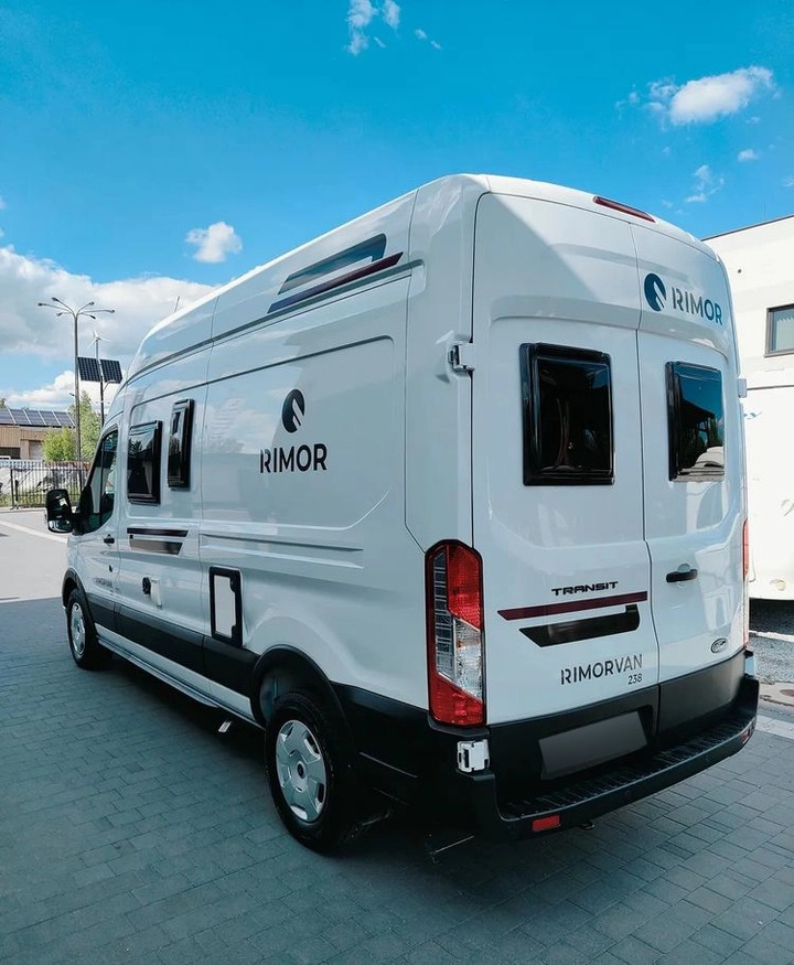 FORD Rimor NEW Ford Van 238 Truma Diesel Roller Shutters Remis AUTOMAT - Bybobil: bilde 4 FORD Rimor NEW Ford Van 238 Truma Diesel Roller Shutters Remis AUTOMAT - Bybobil: bilde 4