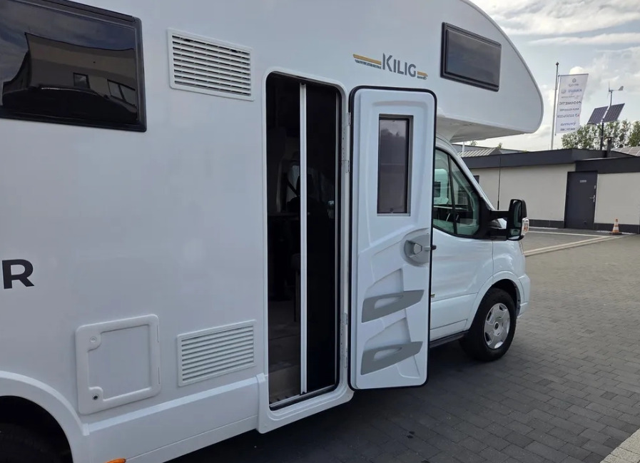 RIMOR Rimor KILIG 695 NEW Retrofitted 5-Passenger Winterized Camera Navigation - Bybobil: bilde 5 RIMOR Rimor KILIG 695 NEW Retrofitted 5-Passenger Winterized Camera Navigation - Bybobil: bilde 5