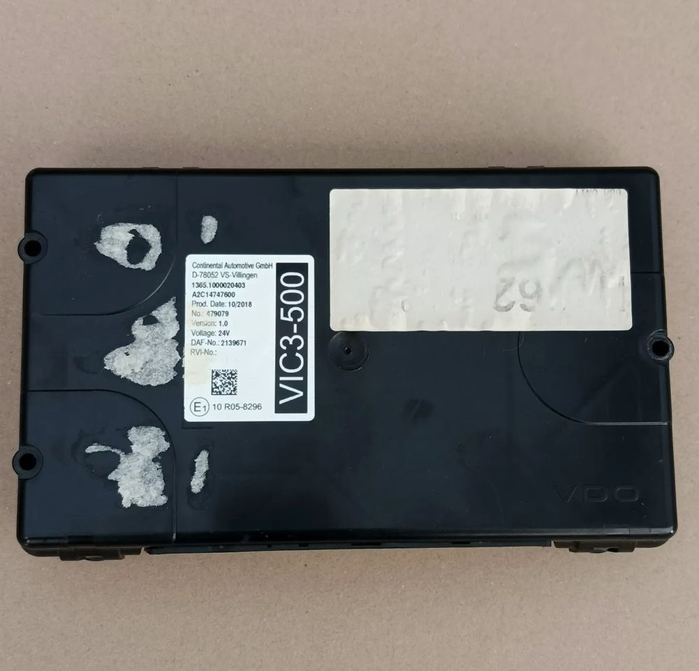 DAF XF 106 EURO 6 MX13 KOMPUTER STEROWNIK MODUŁ VIC3-500 2137691 - Styreenhet for Lastebil: bilde 1 DAF XF 106 EURO 6 MX13 KOMPUTER STEROWNIK MODUŁ VIC3-500 2137691 - Styreenhet for Lastebil: bilde 1