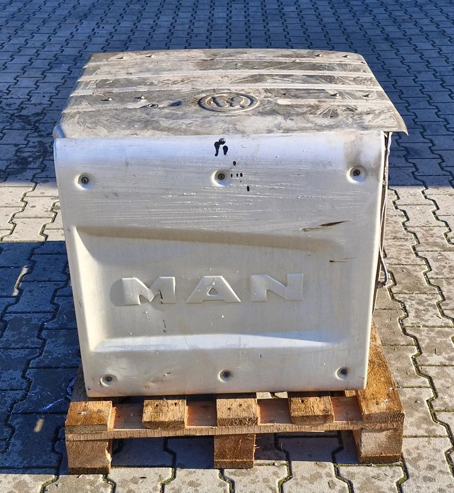 MAN TG3 TGX TGS KATALIZATOR TŁUMIK 81.151036182 81.151030164 - Katalysator: bilde 1 MAN TG3 TGX TGS KATALIZATOR TŁUMIK 81.151036182 81.151030164 - Katalysator: bilde 1