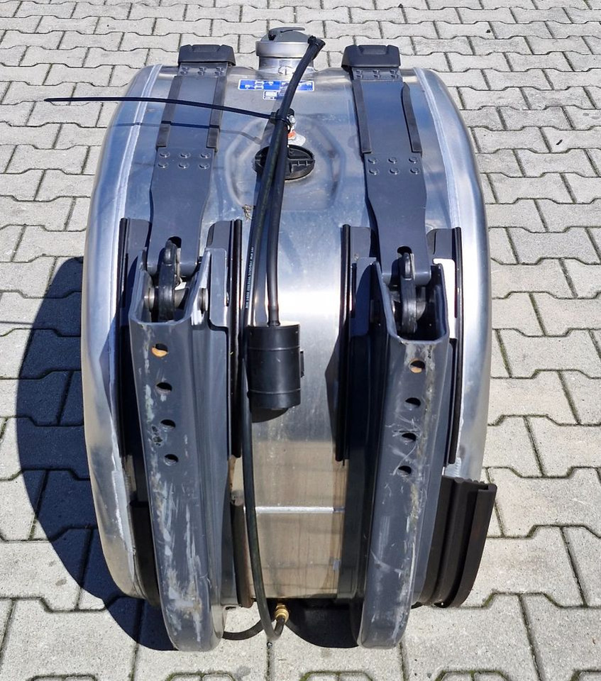 SCANIA R S ZBIORNIK PALIWA 220L NOWY - Drivstoffsystem: bilde 2 SCANIA R S ZBIORNIK PALIWA 220L NOWY - Drivstoffsystem: bilde 2