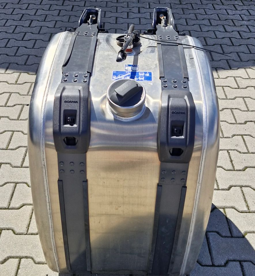 SCANIA R S ZBIORNIK PALIWA 220L NOWY - Drivstoffsystem: bilde 1 SCANIA R S ZBIORNIK PALIWA 220L NOWY - Drivstoffsystem: bilde 1