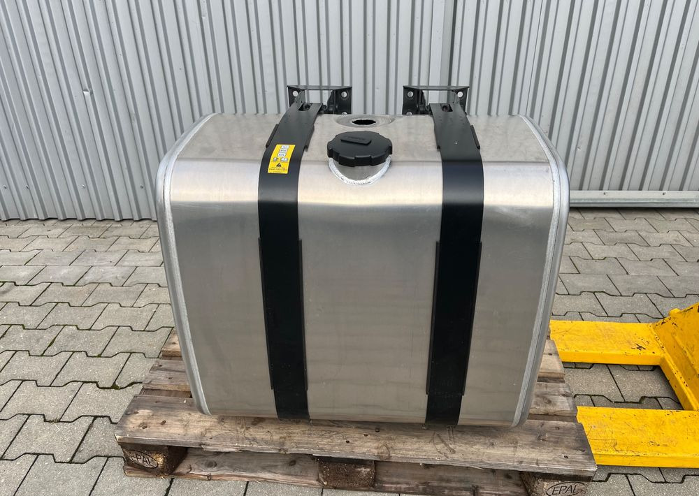 Zbiornik paliwa Volvo FH Renault 330 litrów bak jak nowy - Drivstoffsystem for Lastebil: bilde 1 Zbiornik paliwa Volvo FH Renault 330 litrów bak jak nowy - Drivstoffsystem for Lastebil: bilde 1