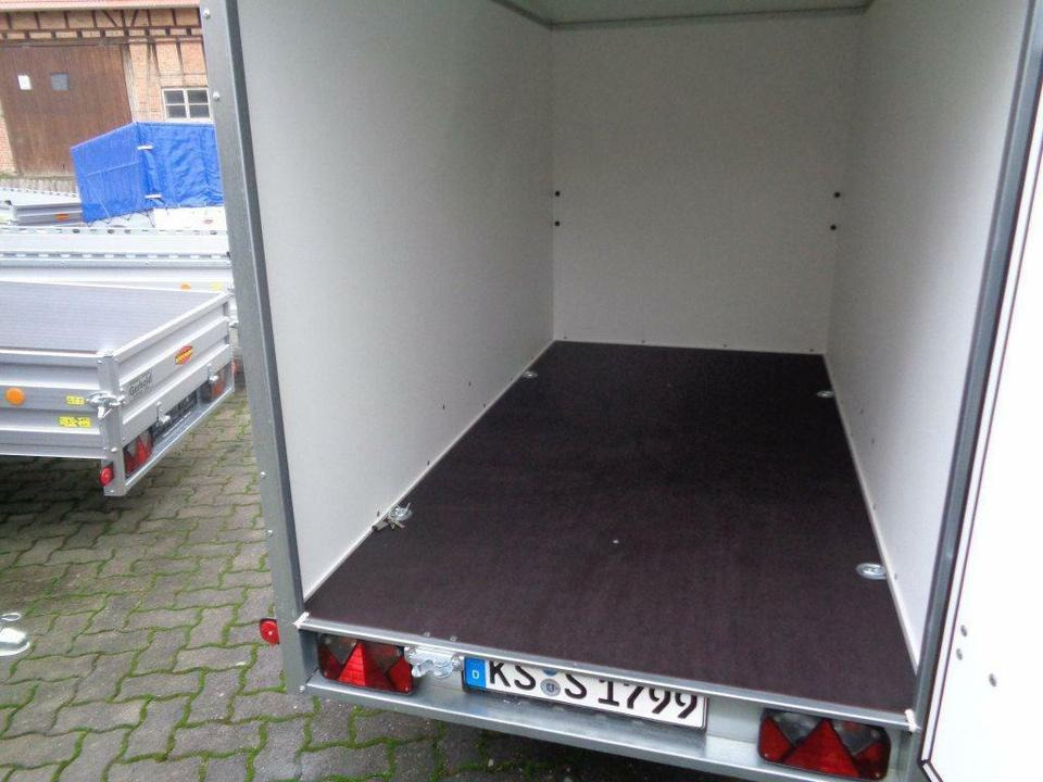 Böckmann PKW-Anhänger Koffer 1,35to. 100 km/h Kofferanhänger - Biltilhenger: bilde 4 Böckmann PKW-Anhänger Koffer 1,35to. 100 km/h Kofferanhänger - Biltilhenger: bilde 4