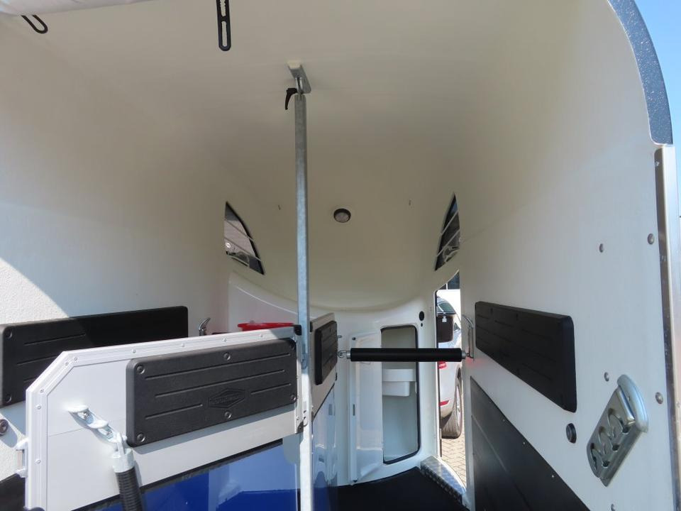 Hestehenger Böckmann Pferdeanhänger,Master-WCF, Flügeltür, SaKa. 100 km/h: bilde 10 Hestehenger Böckmann Pferdeanhänger,Master-WCF, Flügeltür, SaKa. 100 km/h: bilde 10