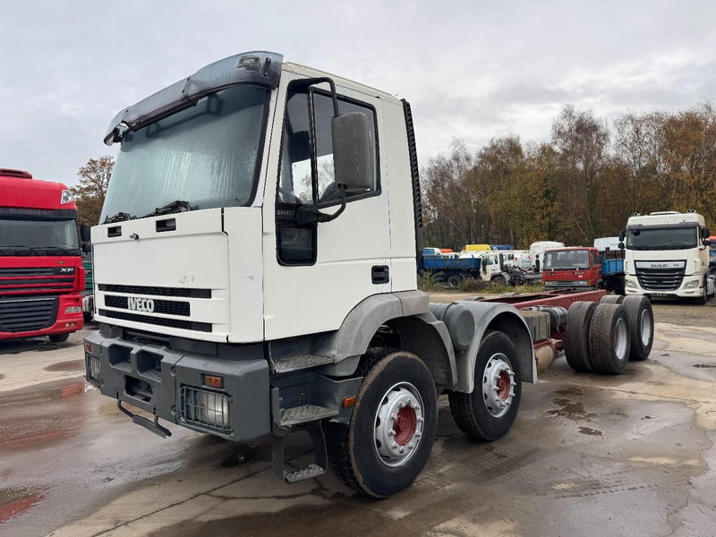 Chassis lastebil Iveco Eurotrakker 340 E 34 (GRAND PONT / LAMES / POMPE MANUELLE / BOITE MANUELLE / 12 ROUES): bilde 1