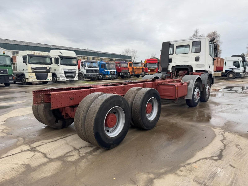 Iveco Eurotrakker 340 E 34 (GRAND PONT / LAMES / POMPE MANUELLE / BOITE MANUELLE / 12 ROUES) - Chassis lastebil: bilde 5 Iveco Eurotrakker 340 E 34 (GRAND PONT / LAMES / POMPE MANUELLE / BOITE MANUELLE / 12 ROUES) - Chassis lastebil: bilde 5