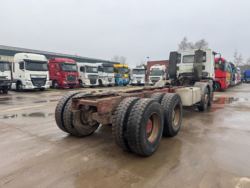 Iveco Eurotrakker 340 E 37 (BIG AXLE / STEEL SUSPENSION / MANUAL PUMP / GRAND PONT / LAMES / POMPE MANUELLE) - Chassis lastebil: bilde 5 Iveco Eurotrakker 340 E 37 (BIG AXLE / STEEL SUSPENSION / MANUAL PUMP / GRAND PONT / LAMES / POMPE MANUELLE) - Chassis lastebil: bilde 5