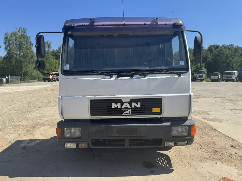MAN 12.224 (MANUAL GEARBOX / EURO 2 / BELGIAN TRUCK IN GOOD CONDITION !!!) - Chassis lastebil: bilde 3 MAN 12.224 (MANUAL GEARBOX / EURO 2 / BELGIAN TRUCK IN GOOD CONDITION !!!) - Chassis lastebil: bilde 3