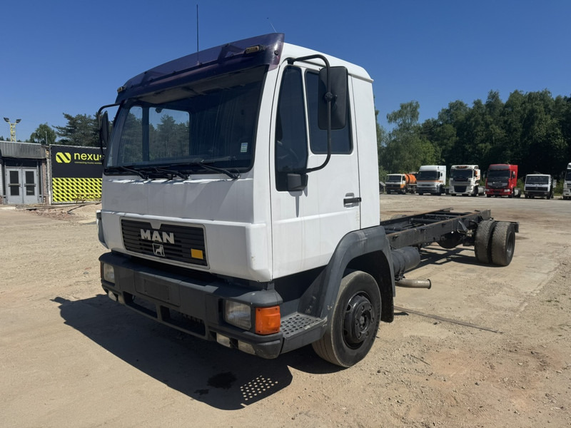 MAN 12.224 (MANUAL GEARBOX / EURO 2 / BELGIAN TRUCK IN GOOD CONDITION !!!) - Chassis lastebil: bilde 2 MAN 12.224 (MANUAL GEARBOX / EURO 2 / BELGIAN TRUCK IN GOOD CONDITION !!!) - Chassis lastebil: bilde 2