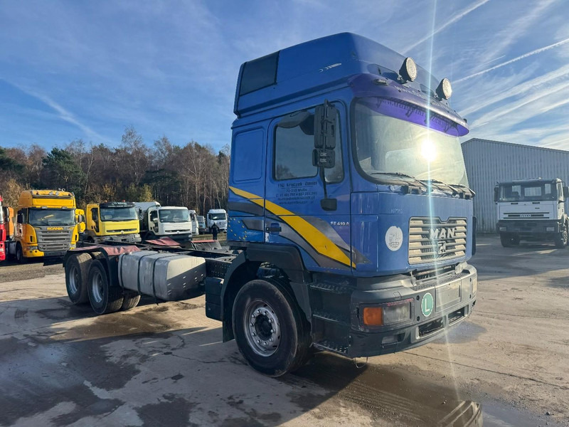 MAN 26.410 (BIG AXLE / 10 TIRES / 6X4 / 6 CYLINDER / MANUAL GEARBOX) - Chassis lastebil: bilde 3 MAN 26.410 (BIG AXLE / 10 TIRES / 6X4 / 6 CYLINDER / MANUAL GEARBOX) - Chassis lastebil: bilde 3