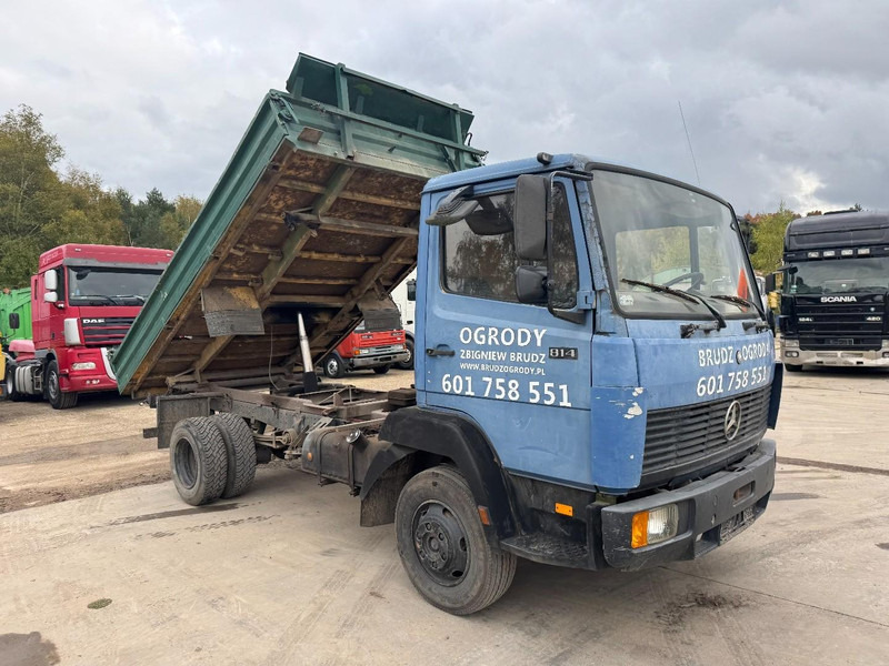 Mercedes-Benz SK 814 (6 CYLINDER / STEEL SUSPENSION / MANUAL PUMP / 3-SIDE TIPPER) - Tippbil: bilde 3 Mercedes-Benz SK 814 (6 CYLINDER / STEEL SUSPENSION / MANUAL PUMP / 3-SIDE TIPPER) - Tippbil: bilde 3