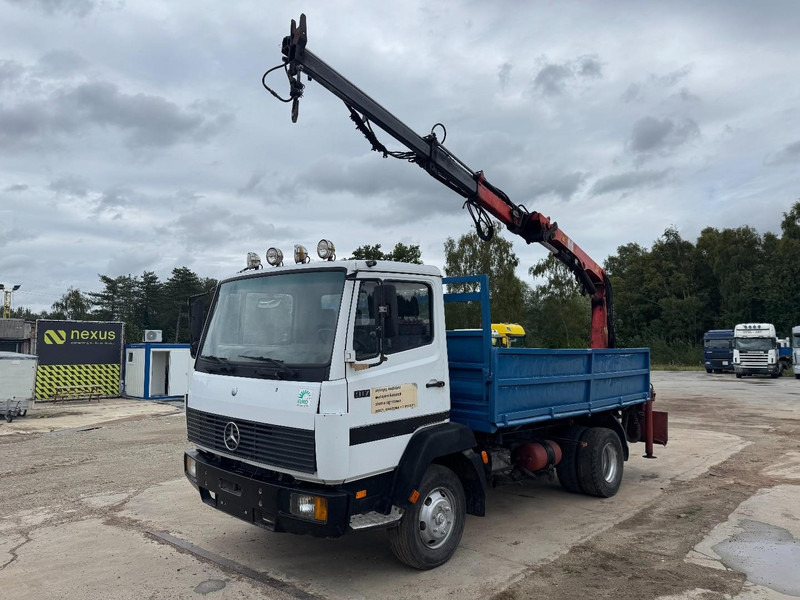 Mercedes-Benz SK 917 (STEEL SUSPENSION / PARLFINGER CRANE / AUXILIARY / 6 CYLINDER WITH MANUAL PUMP) - Tippbil, Kranbil: bilde 1 Mercedes-Benz SK 917 (STEEL SUSPENSION / PARLFINGER CRANE / AUXILIARY / 6 CYLINDER WITH MANUAL PUMP) - Tippbil, Kranbil: bilde 1