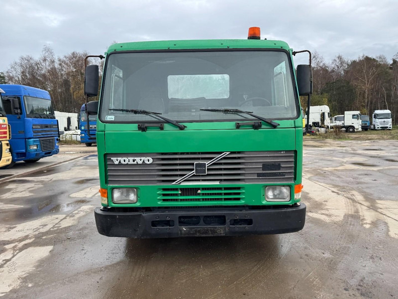 Volvo FL 7 - 230 (MANUAL PUMP & MANUAL GEARBOX / POMPE MANUELLE & BOITE MANUELLE / EURO 2) - Chassis lastebil: bilde 2 Volvo FL 7 - 230 (MANUAL PUMP & MANUAL GEARBOX / POMPE MANUELLE & BOITE MANUELLE / EURO 2) - Chassis lastebil: bilde 2