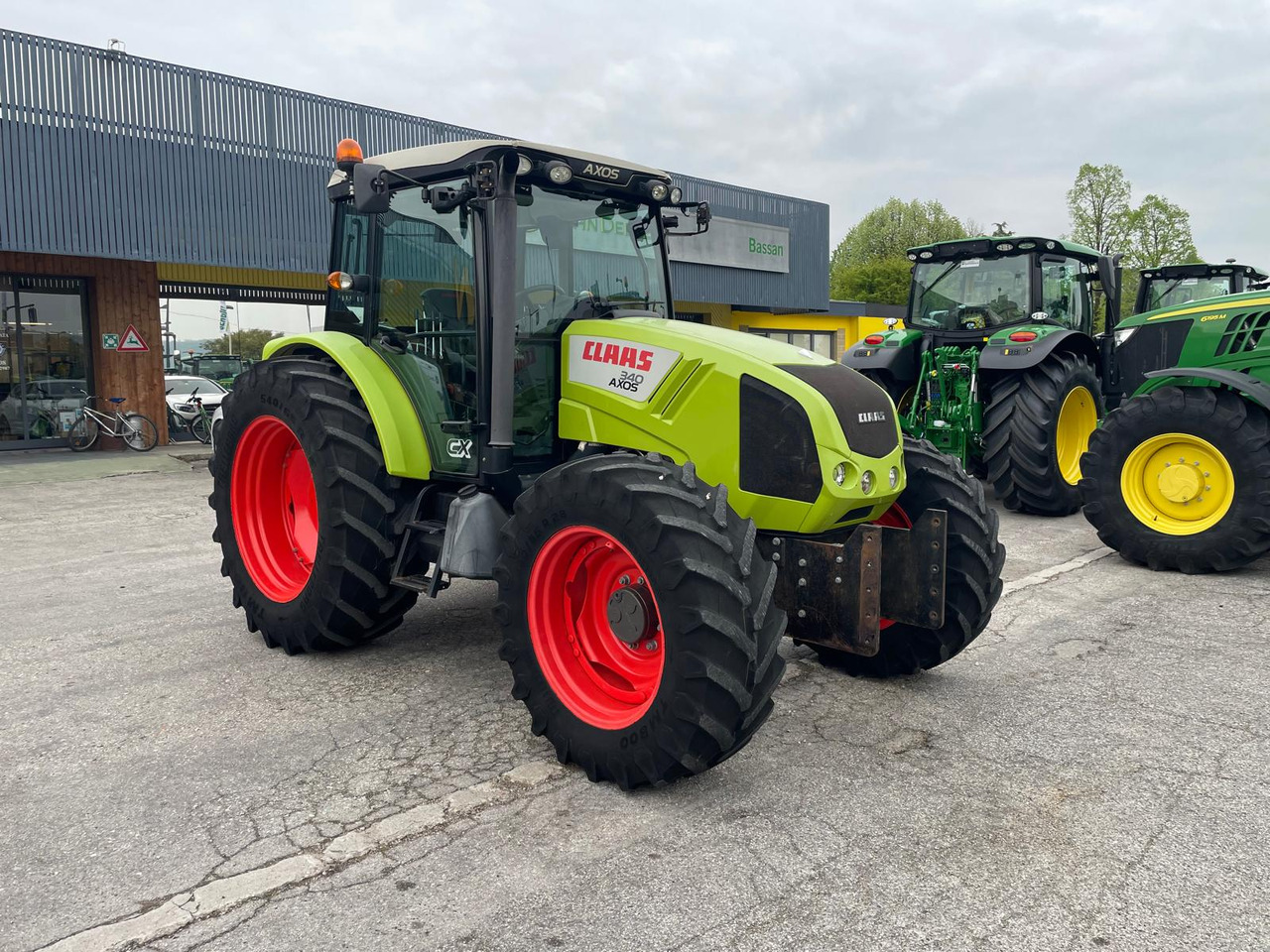 CLAAS AXOS 340 - Traktor: bilde 2 CLAAS AXOS 340 - Traktor: bilde 2