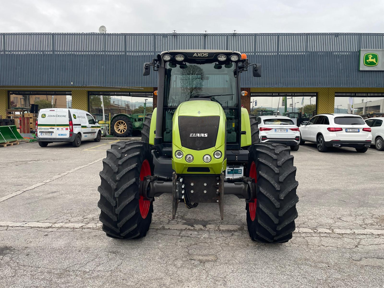 CLAAS AXOS 340 - Traktor: bilde 3 CLAAS AXOS 340 - Traktor: bilde 3