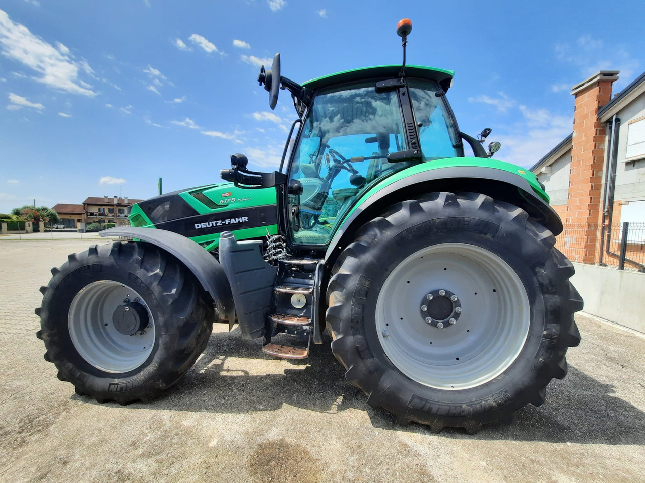 DEUTZ-FAHR AGROTRON 6175 TTV - Traktor: bilde 5 DEUTZ-FAHR AGROTRON 6175 TTV - Traktor: bilde 5