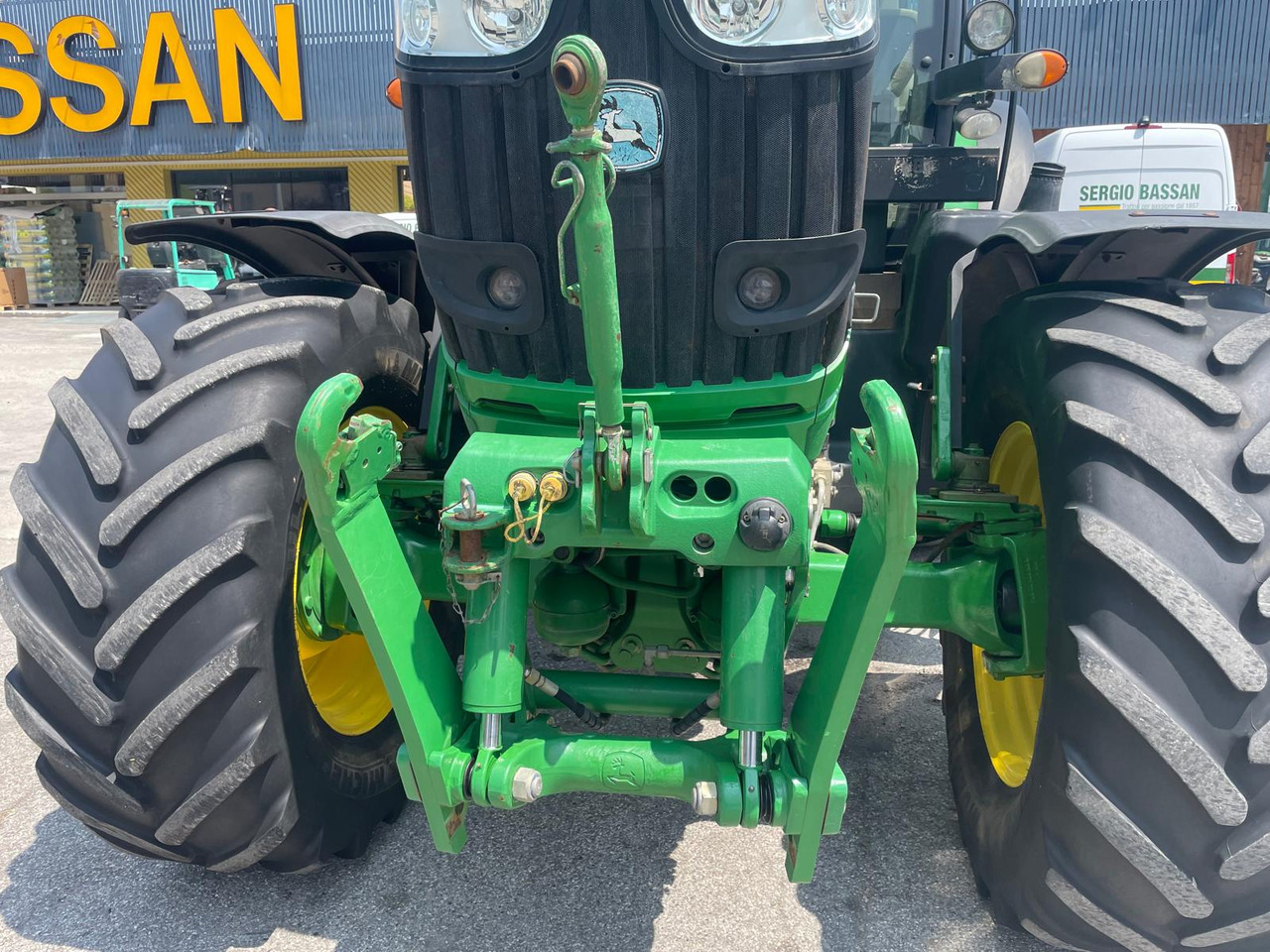 JOHN DEERE 6190 R - Traktor: bilde 2 JOHN DEERE 6190 R - Traktor: bilde 2