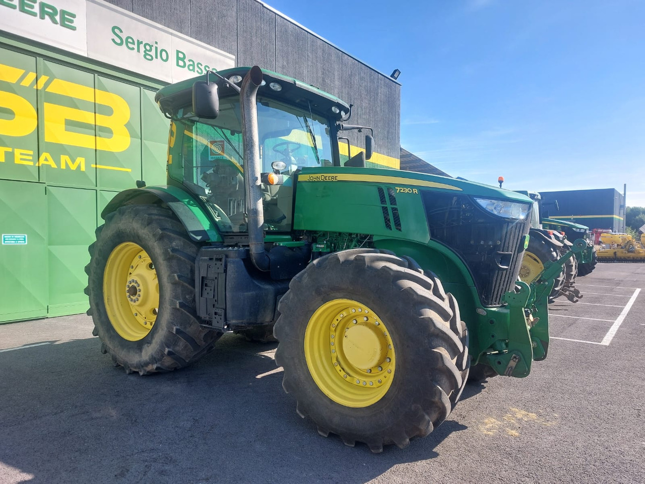 JOHN DEERE 7230 R - Traktor: bilde 2 JOHN DEERE 7230 R - Traktor: bilde 2