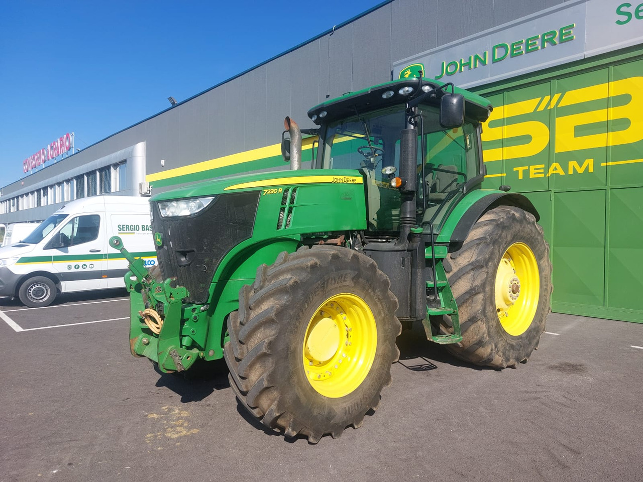 JOHN DEERE 7230 R - Traktor: bilde 1 JOHN DEERE 7230 R - Traktor: bilde 1