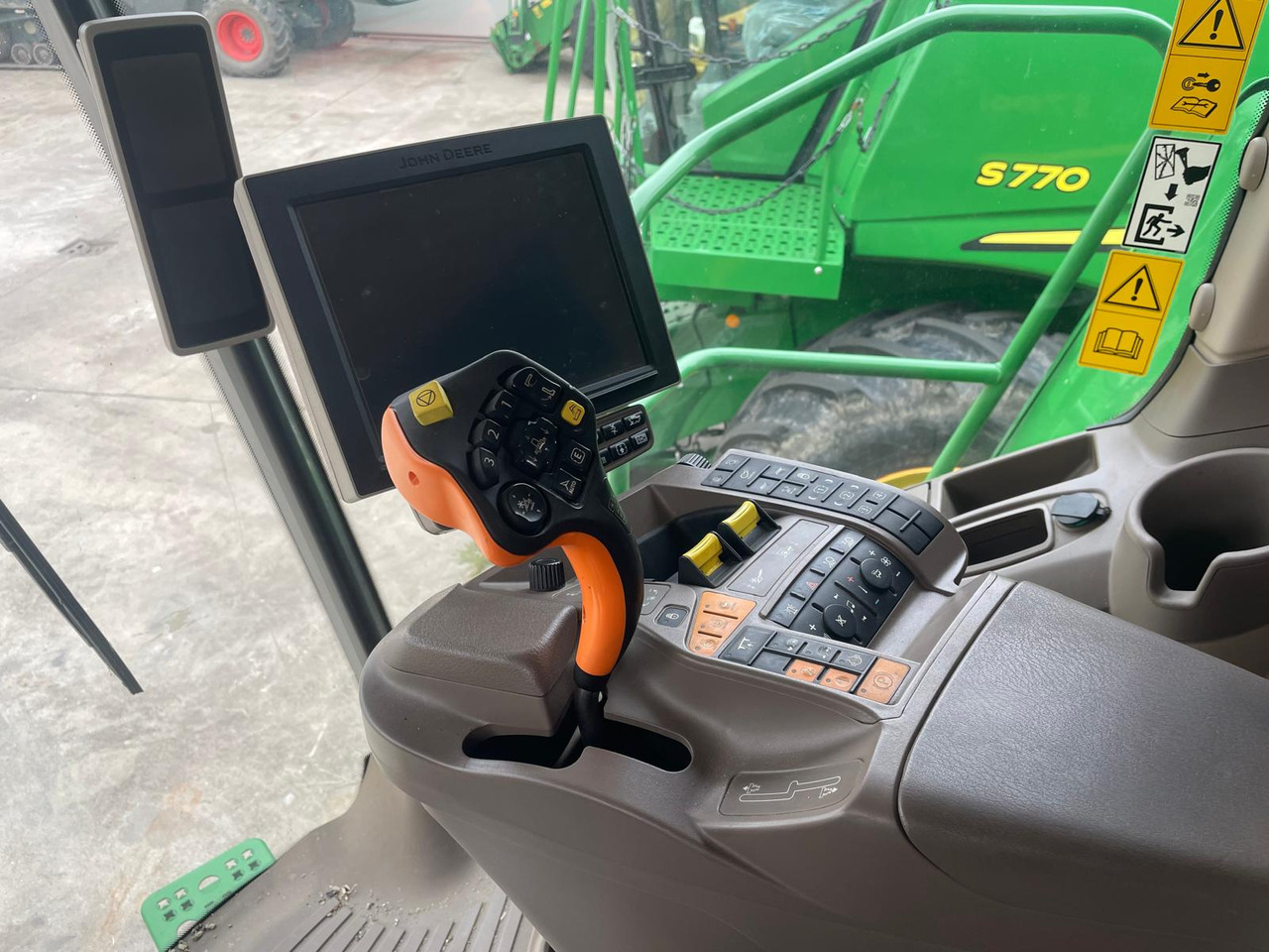 JOHN DEERE MIETITREBBIA S 780 - Skurtresker: bilde 4 JOHN DEERE MIETITREBBIA S 780 - Skurtresker: bilde 4