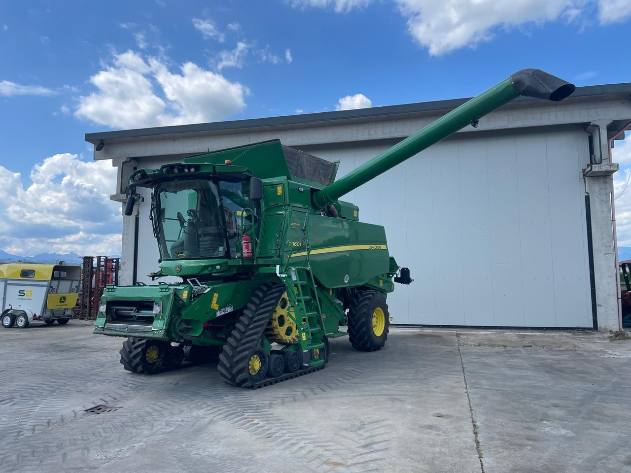 JOHN DEERE MIETITREBBIA T 560 - Skurtresker: bilde 4 JOHN DEERE MIETITREBBIA T 560 - Skurtresker: bilde 4