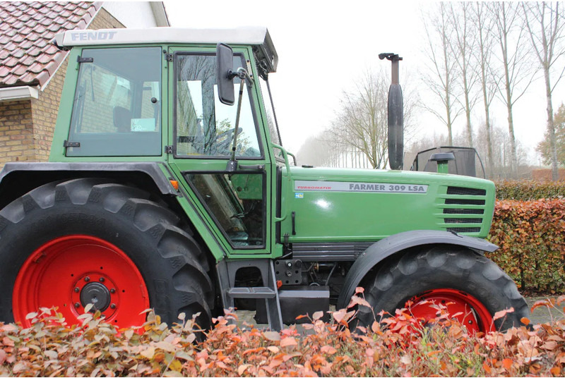 Fendt FARMER 309 LSA Farmer 309 LSA elektrische omkeer - Traktor: bilde 2 Fendt FARMER 309 LSA Farmer 309 LSA elektrische omkeer - Traktor: bilde 2