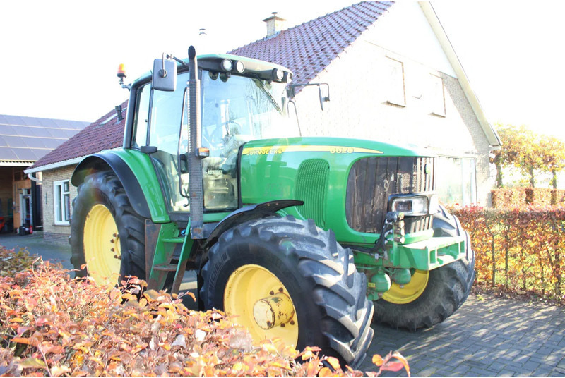John Deere 6620 - Traktor: bilde 1 John Deere 6620 - Traktor: bilde 1