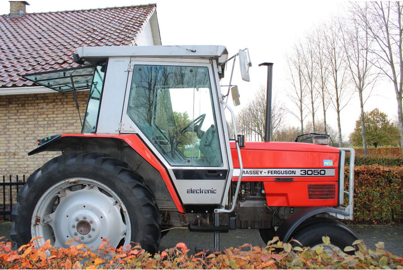 Massey Ferguson 3050 - Traktor: bilde 2 Massey Ferguson 3050 - Traktor: bilde 2