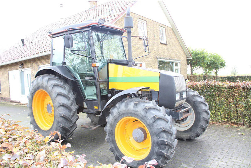 Valtra 900 - Traktor: bilde 2 Valtra 900 - Traktor: bilde 2