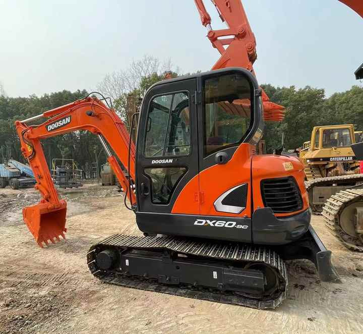 Second Hand Doosan Dx-60 Excavator for Sale - Gravemaskin: bilde 3 Second Hand Doosan Dx-60 Excavator for Sale - Gravemaskin: bilde 3