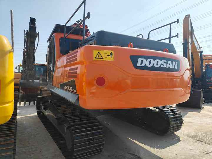 Used Doosan DX300LC-9C Excavator with Little Time Used in Excellent Condition Korea Brand Doosan 30 Tons Excavator for Sale - Gravemaskin: bilde 5 Used Doosan DX300LC-9C Excavator with Little Time Used in Excellent Condition Korea Brand Doosan 30 Tons Excavator for Sale - Gravemaskin: bilde 5
