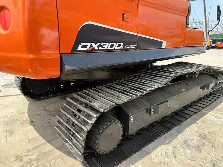 Used Excavator Doosan DX300 Excavators Mini Equipment Earth Moving Machinery Doosan Digger Excavator for Sale - Gravemaskin: bilde 5 Used Excavator Doosan DX300 Excavators Mini Equipment Earth Moving Machinery Doosan Digger Excavator for Sale - Gravemaskin: bilde 5