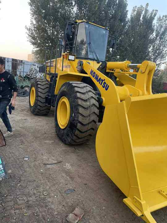 Used Komatsu WA380-3 Front Loader in Very Good Condition Strong Power komatsu 380 Wheel Loader Low Price Hot Sale - Hjullaster: bilde 2 Used Komatsu WA380-3 Front Loader in Very Good Condition Strong Power komatsu 380 Wheel Loader Low Price Hot Sale - Hjullaster: bilde 2