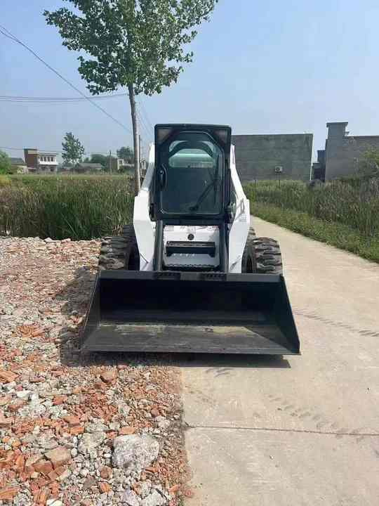 Very Low Price American Brand Used Bobcat S330 Skid Steer Loader with Superior Performance for Sale S160/S180/S300 in Stock - Kompaktlaster: bilde 2 Very Low Price American Brand Used Bobcat S330 Skid Steer Loader with Superior Performance for Sale S160/S180/S300 in Stock - Kompaktlaster: bilde 2