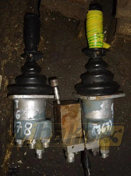 Caterpillar 206 6U5213/5M - Hydraulisk ventil for Bygg og anlegg: bilde 1 Caterpillar 206 6U5213/5M - Hydraulisk ventil for Bygg og anlegg: bilde 1