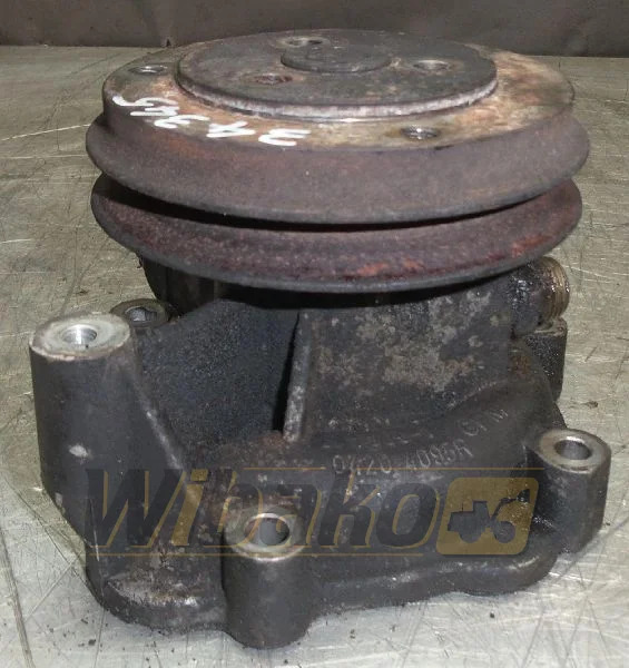 Deutz BF4M2012 04209797R - Vannpumpe: bilde 1 Deutz BF4M2012 04209797R - Vannpumpe: bilde 1