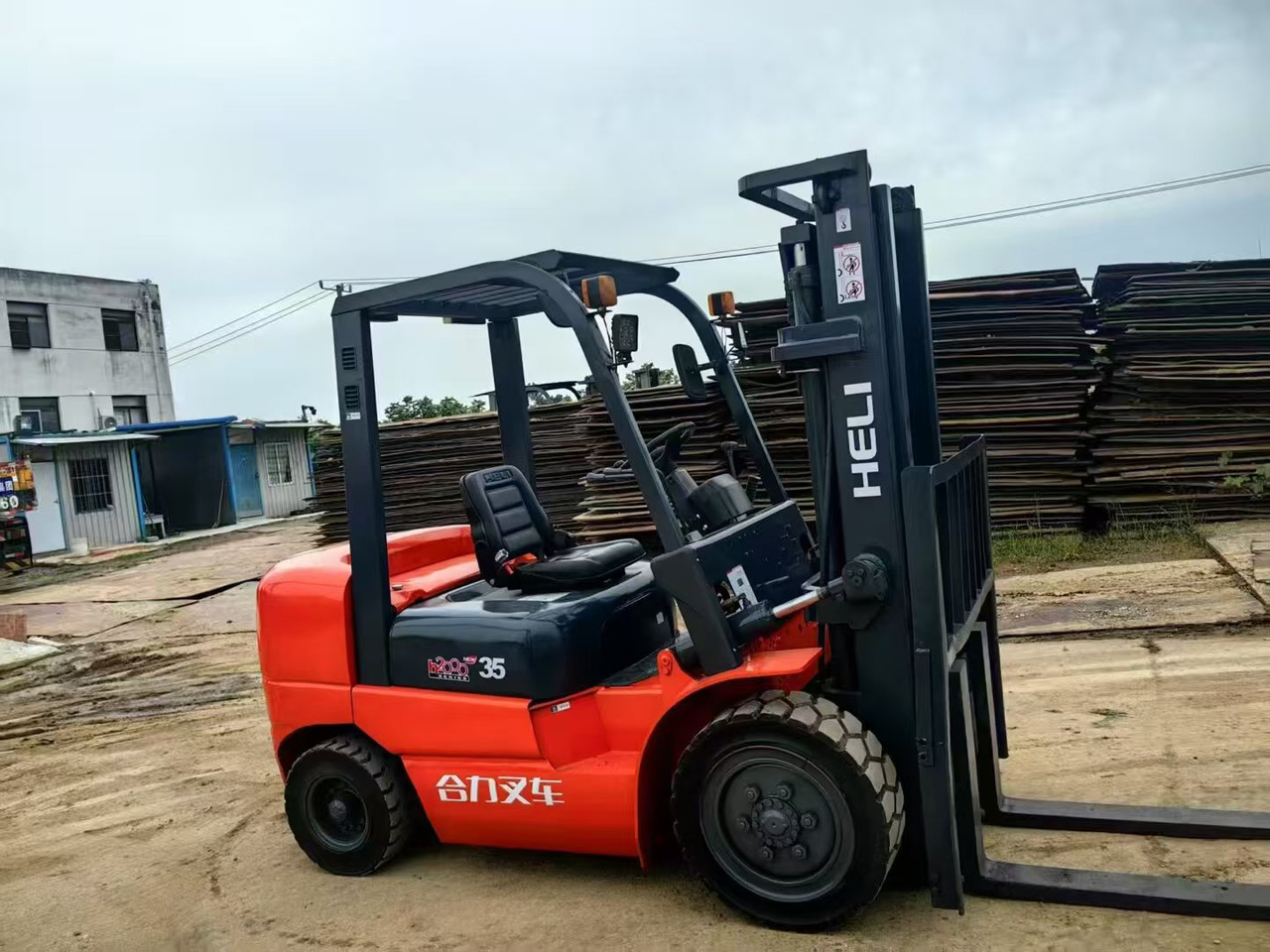 Heli 3.5ton - Mastlift: bilde 1 Heli 3.5ton - Mastlift: bilde 1