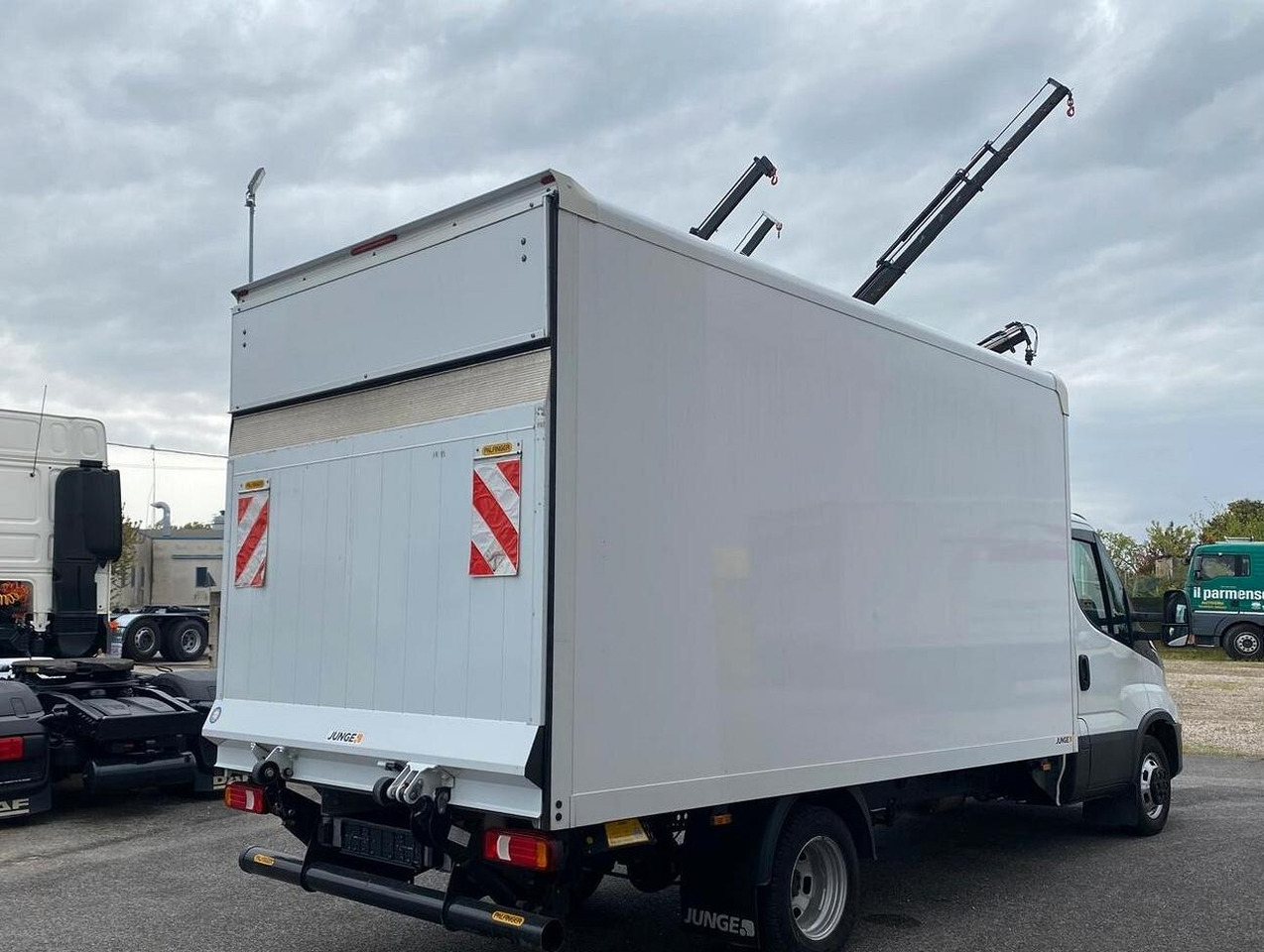 IVECO DAILY 35C16 EURO 6 FURGONE SPONDA POSTERIORE - Varebil med skap: bilde 3 IVECO DAILY 35C16 EURO 6 FURGONE SPONDA POSTERIORE - Varebil med skap: bilde 3