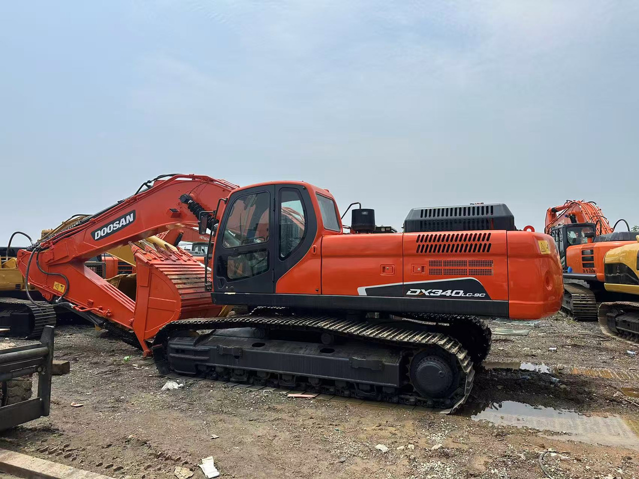 DOOSAN dx340 low working hours good price in stock for sale - Beltegraver: bilde 2 DOOSAN dx340 low working hours good price in stock for sale - Beltegraver: bilde 2
