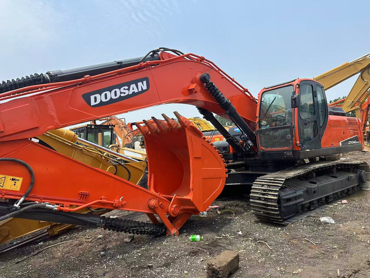 DOOSAN dx340 low working hours good price in stock for sale - Beltegraver: bilde 4 DOOSAN dx340 low working hours good price in stock for sale - Beltegraver: bilde 4