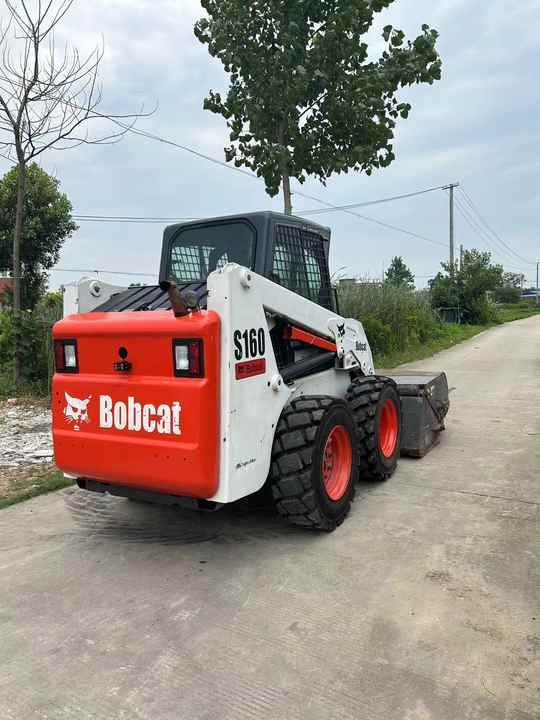 USED BOBCAT S160 Skid-steer Loader Bobcat S160 Carry Sweeper with Very Good Performance Is for Sale at a Low Price. - Kompaktlaster: bilde 5 USED BOBCAT S160 Skid-steer Loader Bobcat S160 Carry Sweeper with Very Good Performance Is for Sale at a Low Price. - Kompaktlaster: bilde 5
