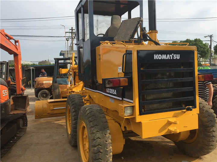Used Komatsu GD305 Motor Grader Cheap Price Komatsu Road Grader GD305 Good Condition in China - Grader: bilde 4 Used Komatsu GD305 Motor Grader Cheap Price Komatsu Road Grader GD305 Good Condition in China - Grader: bilde 4