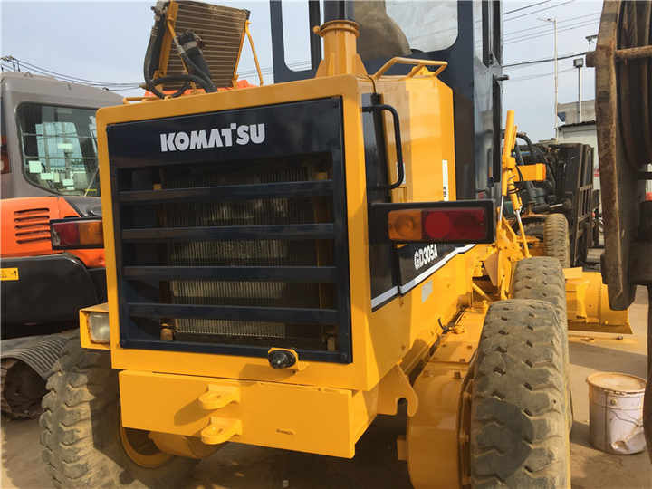 Used Komatsu GD305 Motor Grader Cheap Price Komatsu Road Grader GD305 Good Condition in China - Grader: bilde 3 Used Komatsu GD305 Motor Grader Cheap Price Komatsu Road Grader GD305 Good Condition in China - Grader: bilde 3